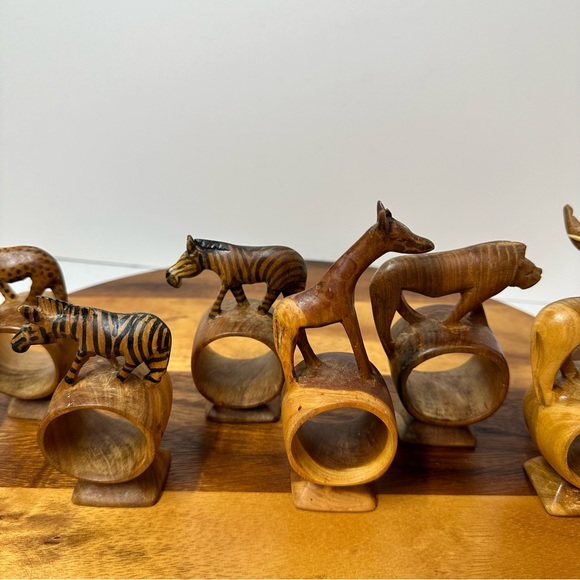 Hand Carved Vintage Wooden Safari Animal Napkin Rings 8 total. - Picture 9 of 17